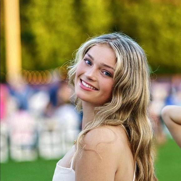 👋 Meet your Posher, Lena - Picture 6 of 10